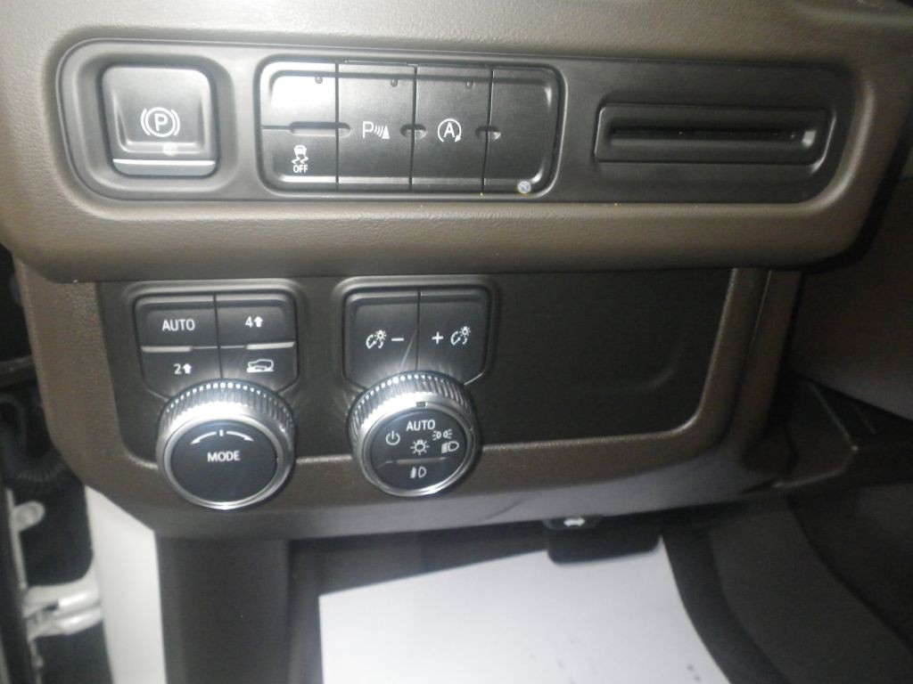 2023 GMC Yukon Image 17