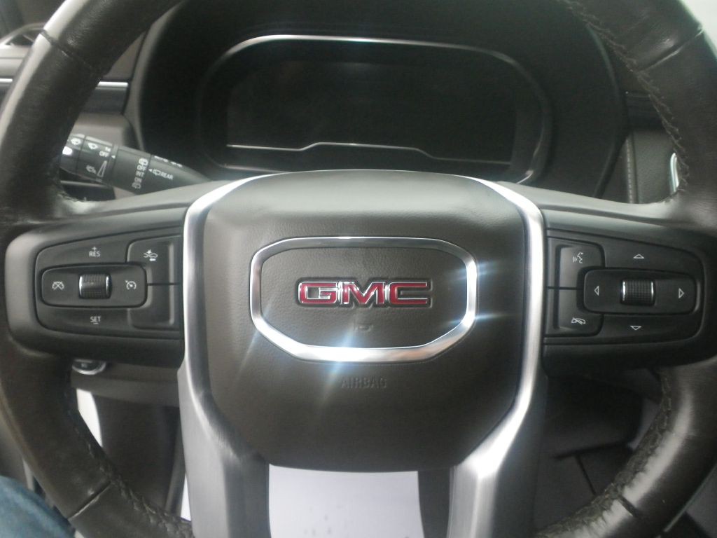 2023 GMC Yukon Image 18