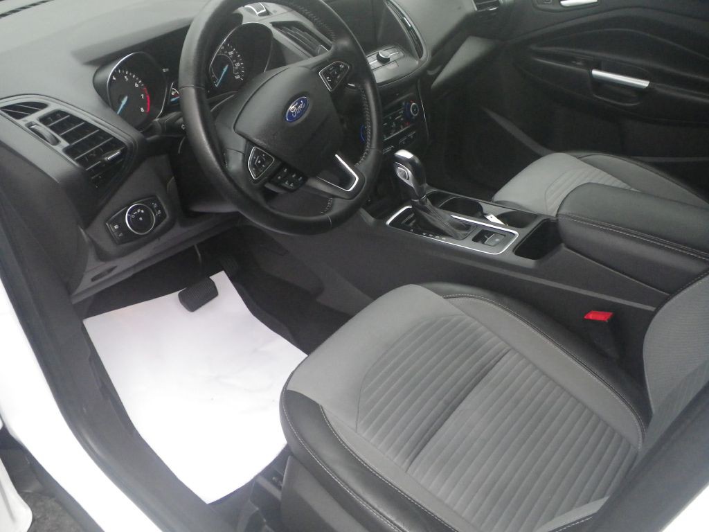 2019 Ford Escape Image 10