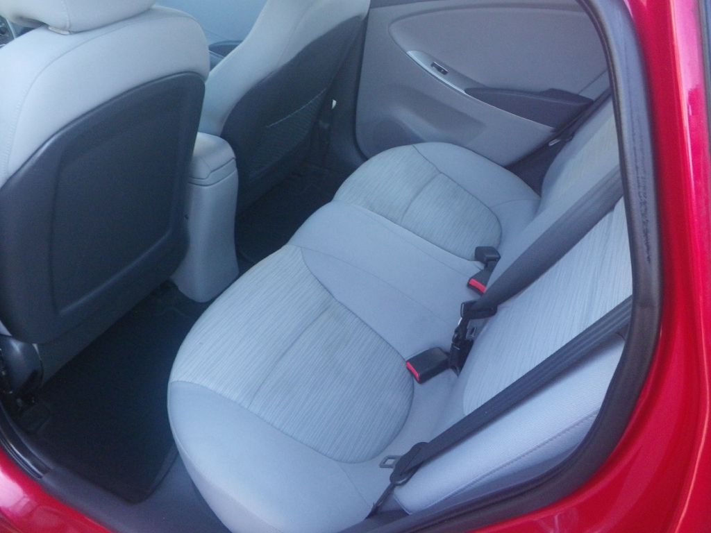 2017 Hyundai Accent Image 6