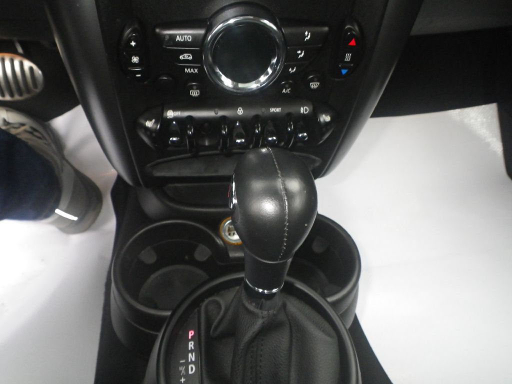 2016 MINI Cooper Image 14