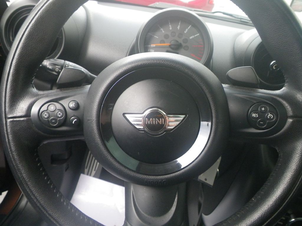 2016 MINI Cooper Image 16