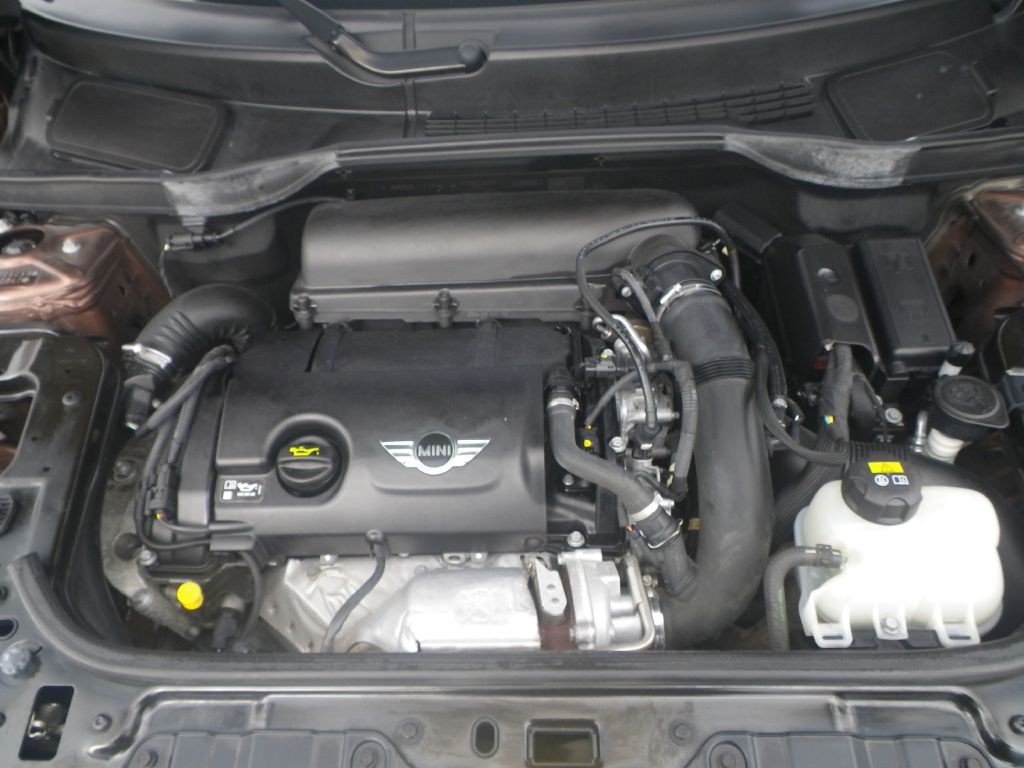2016 MINI Cooper Image 18