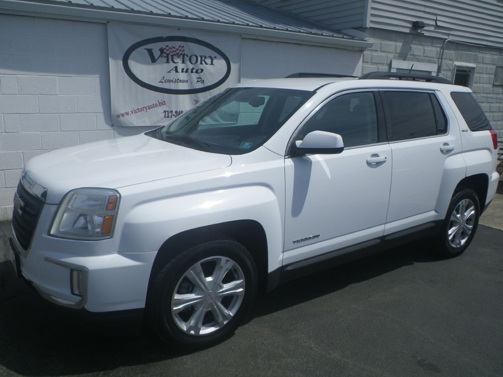 2017 GMC Terrain Image 2