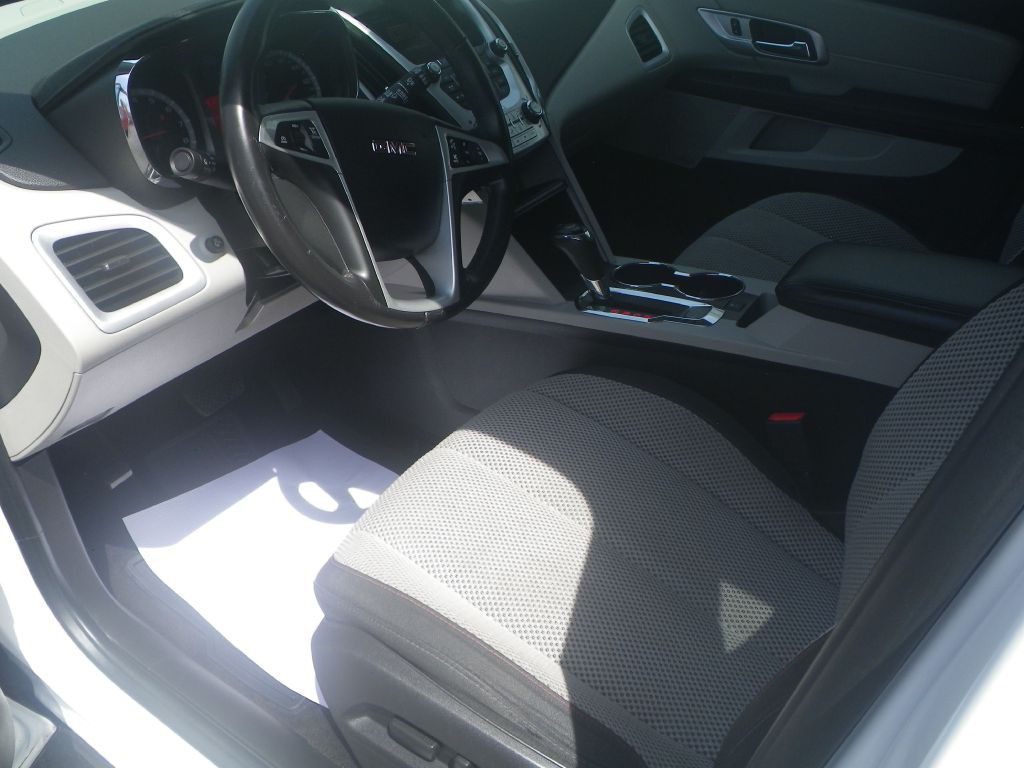 2017 GMC Terrain Image 9