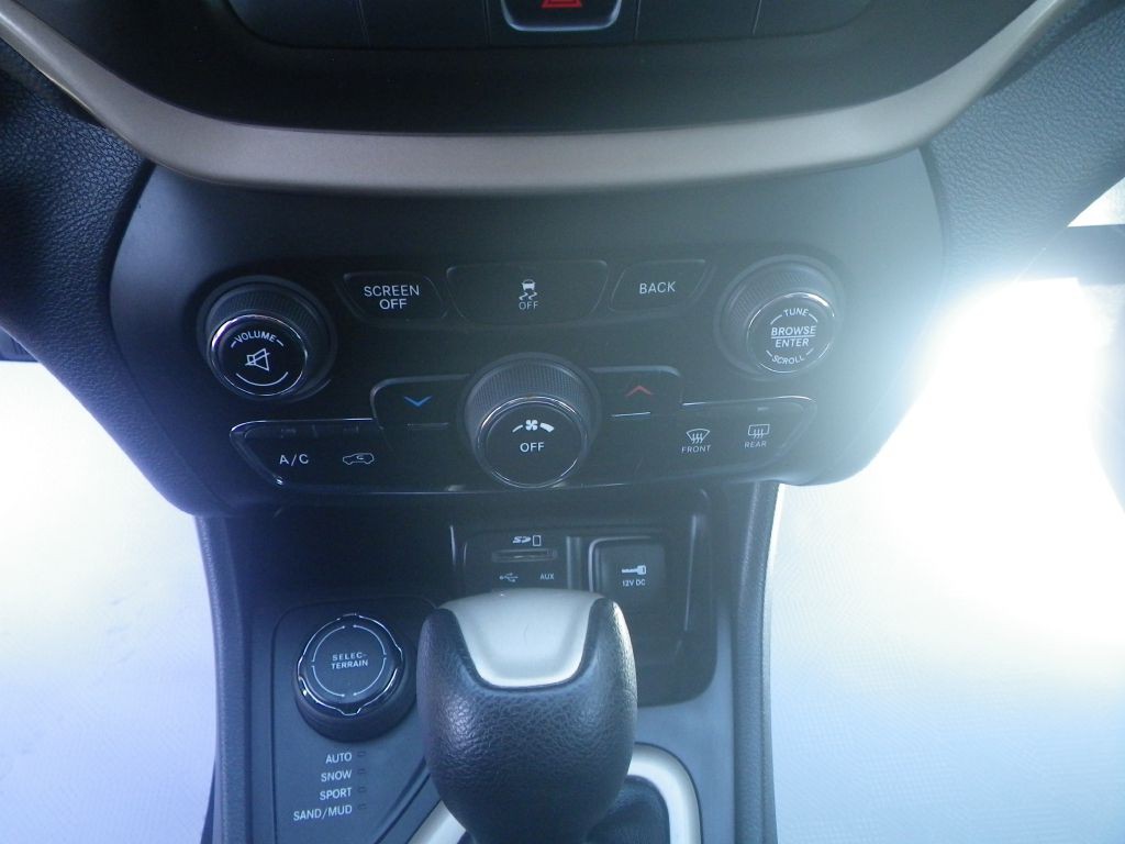 2014 Jeep Cherokee Image 15