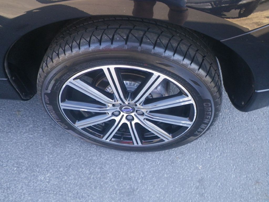 2015 Volvo XC60 Image 9