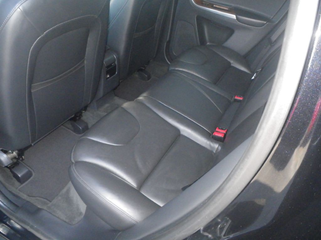 2015 Volvo XC60 Image 10