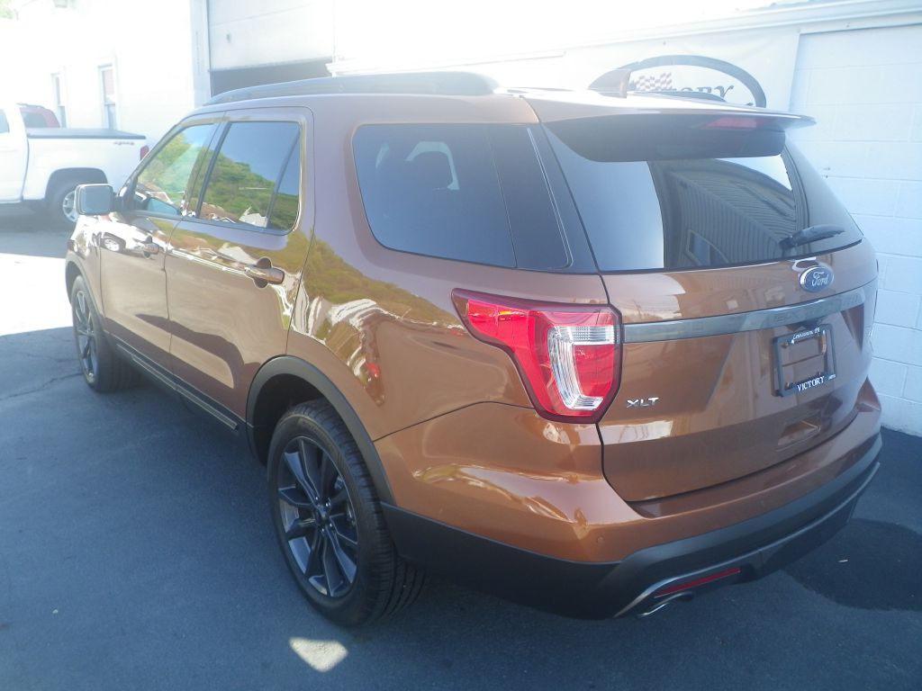 2017 Ford Explorer Image 4