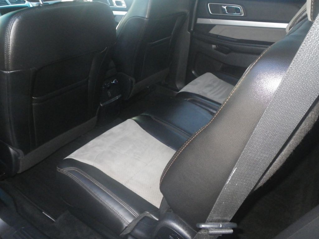 2017 Ford Explorer Image 9