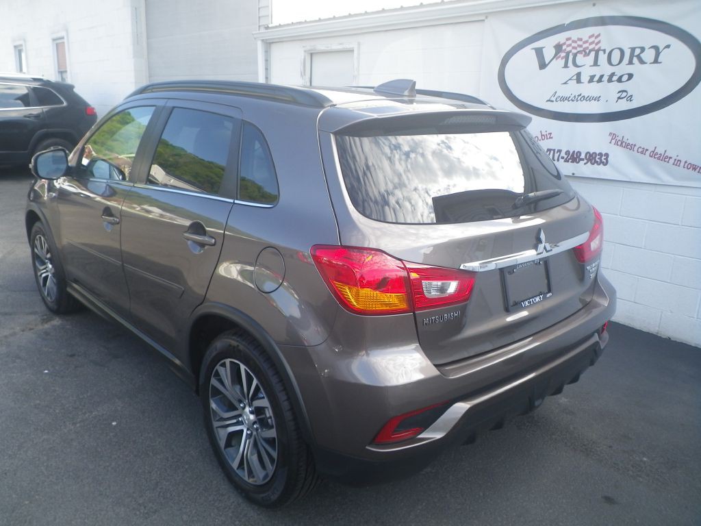 2018 Mitsubishi Outlander Image 4