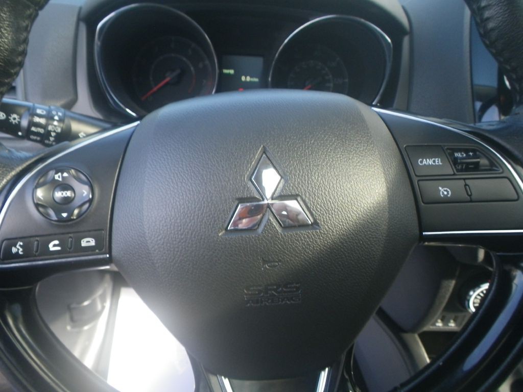 2018 Mitsubishi Outlander Image 15