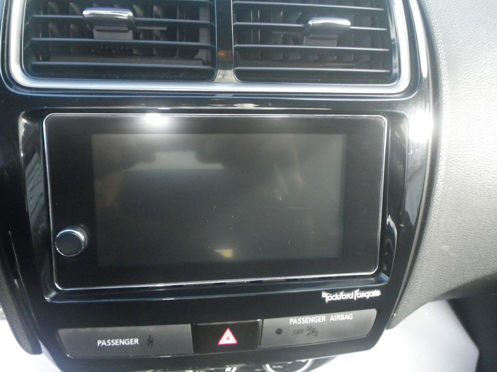 2018 Mitsubishi Outlander Image 16