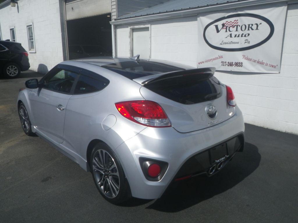 2017 Hyundai Veloster Image 4