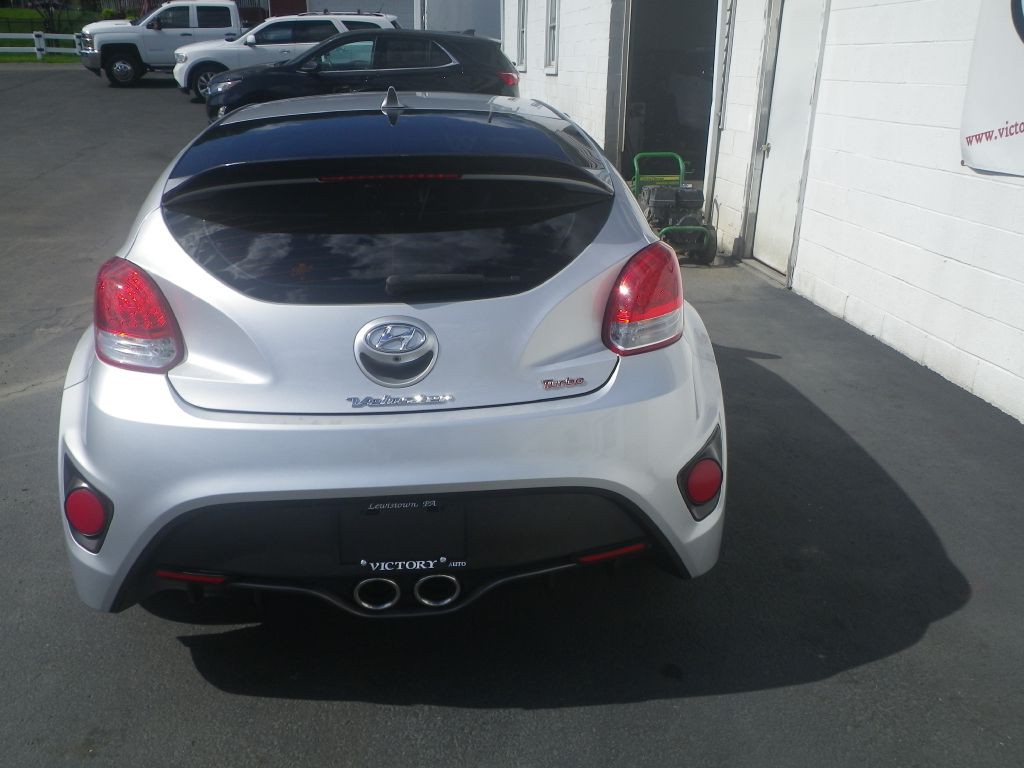 2017 Hyundai Veloster Image 5