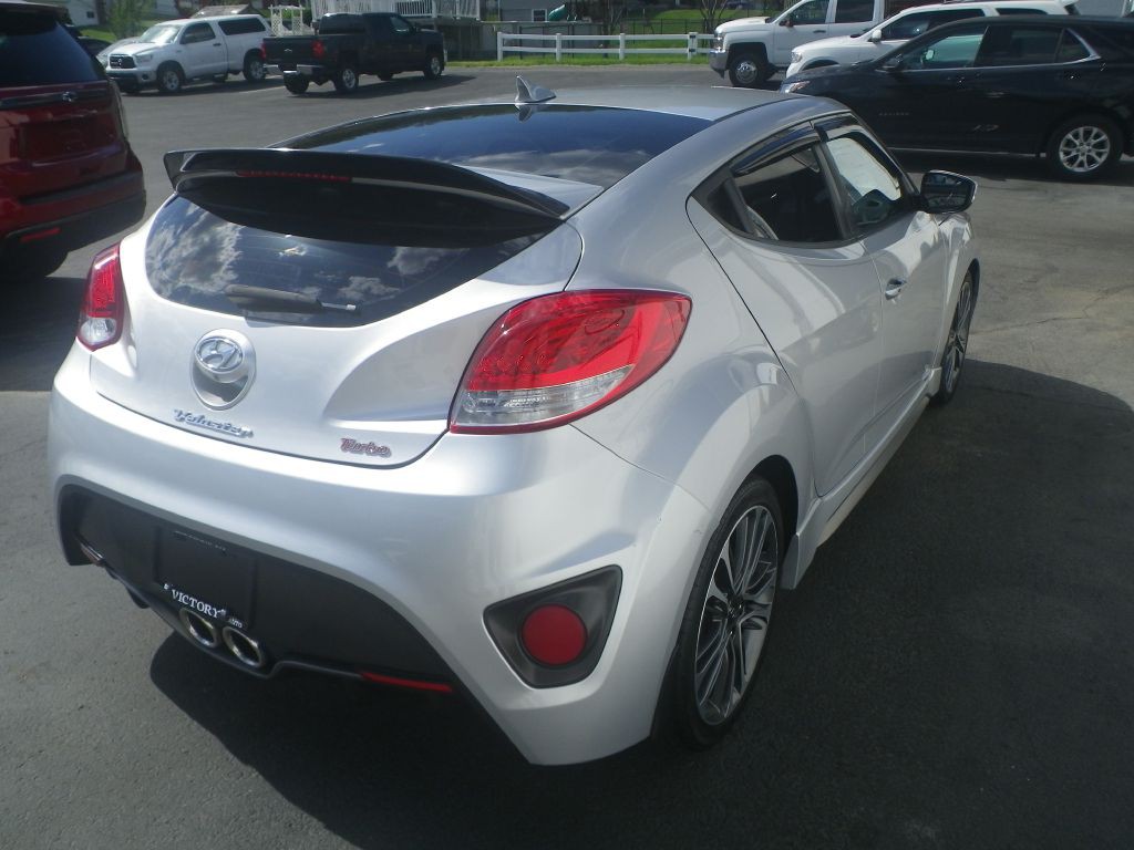 2017 Hyundai Veloster Image 6