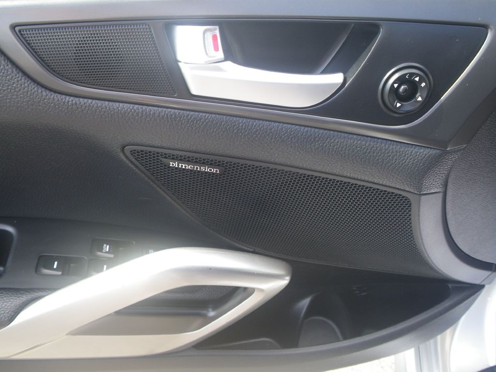 2017 Hyundai Veloster Image 10