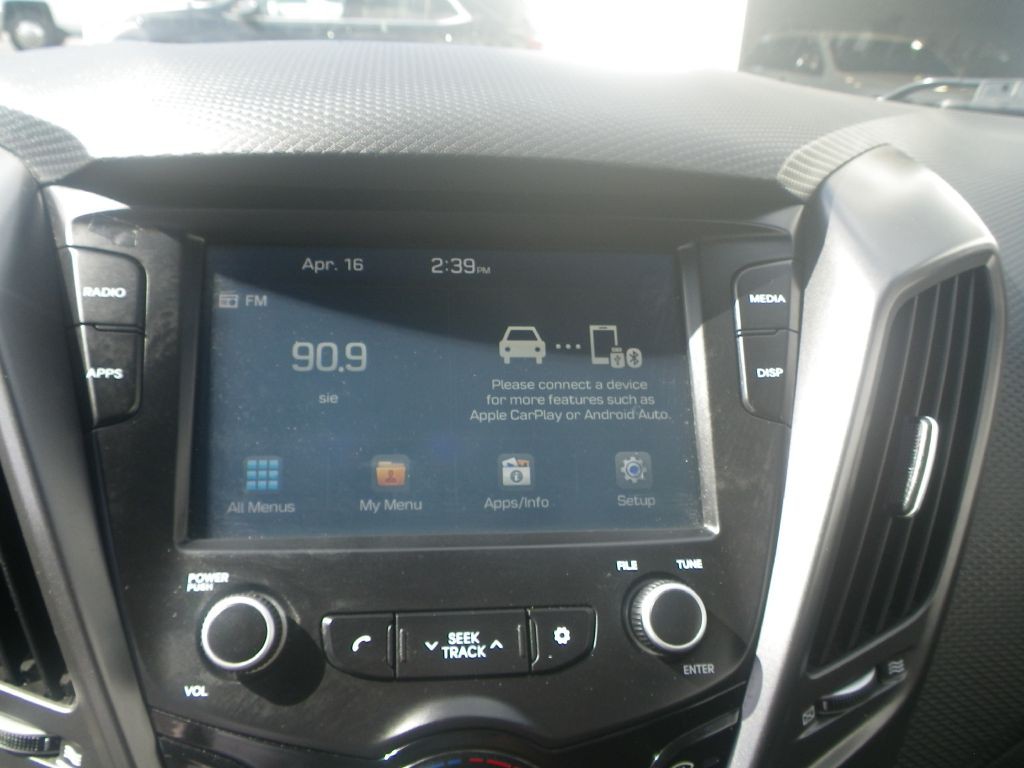 2017 Hyundai Veloster Image 15