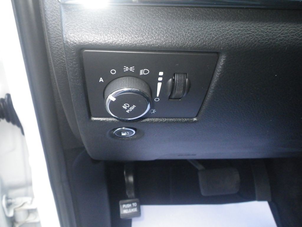 2016 Jeep Grand Cherokee Image 14