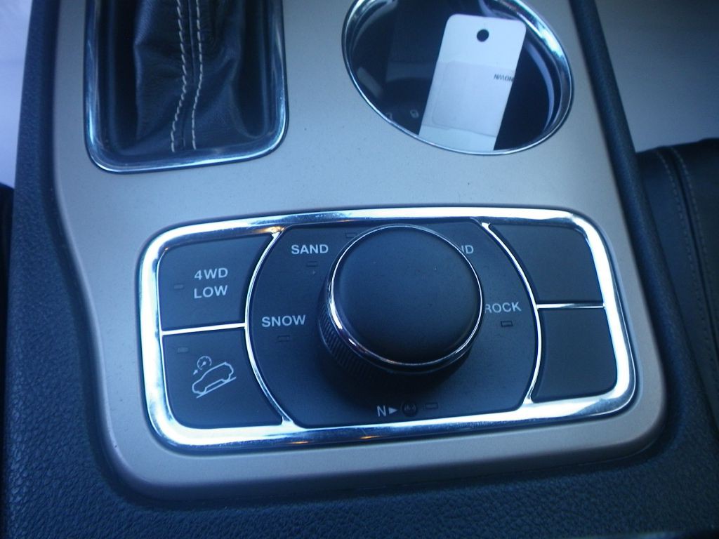 2016 Jeep Grand Cherokee Image 18