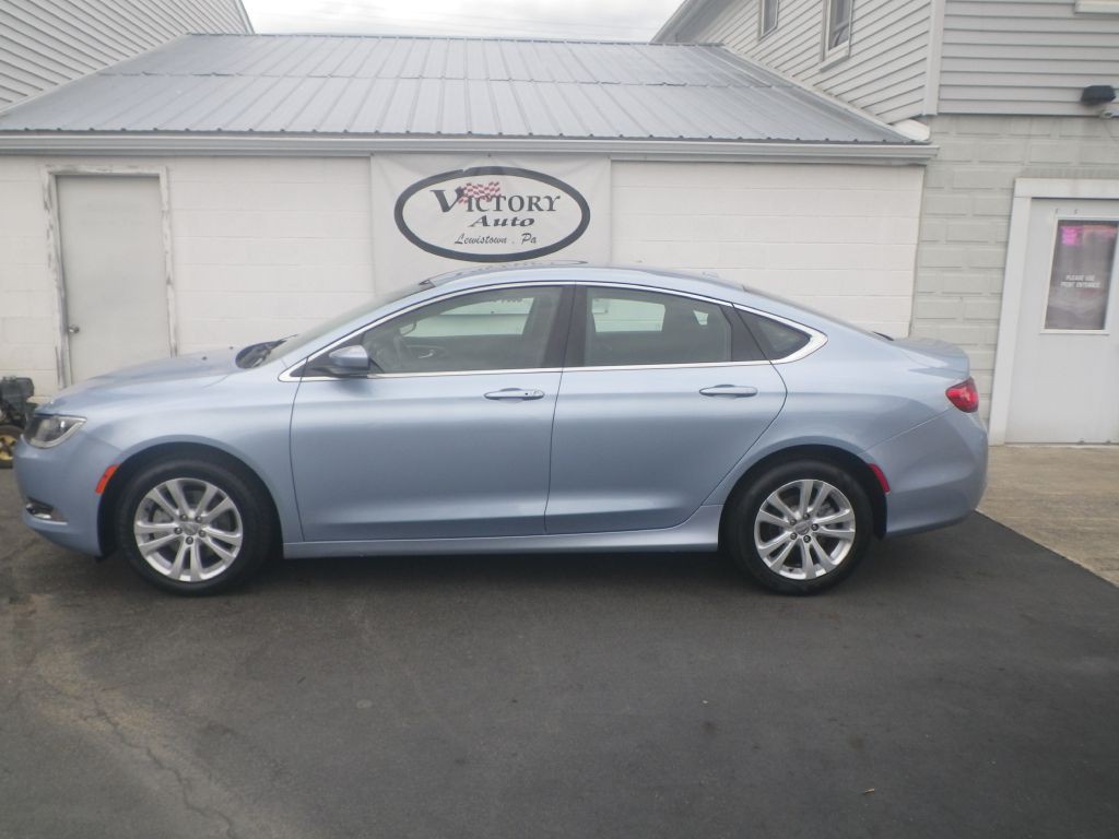 2015 Chrysler 200 Image 1