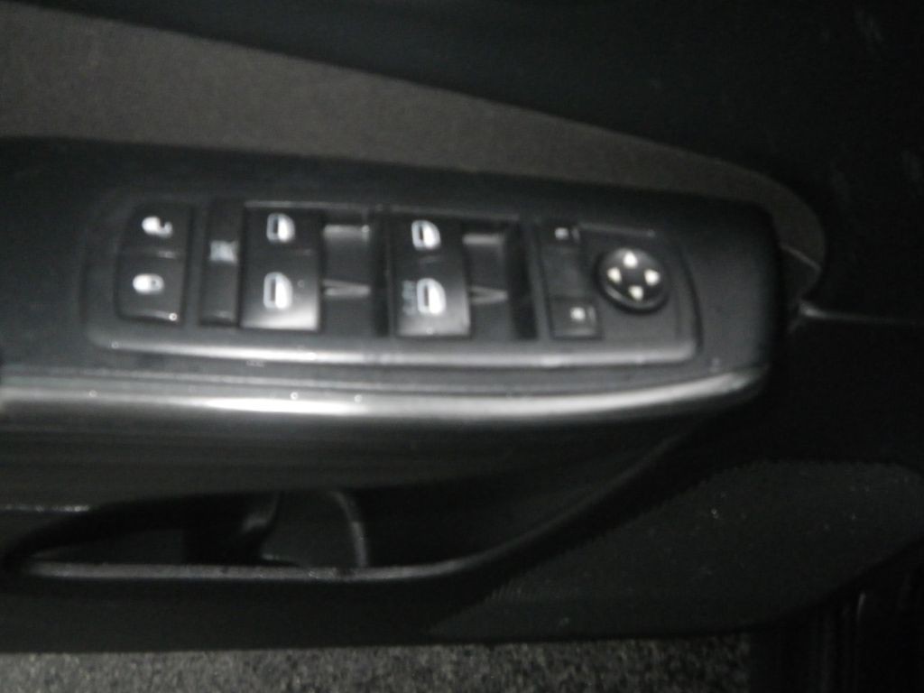 2016 Jeep Cherokee Image 11
