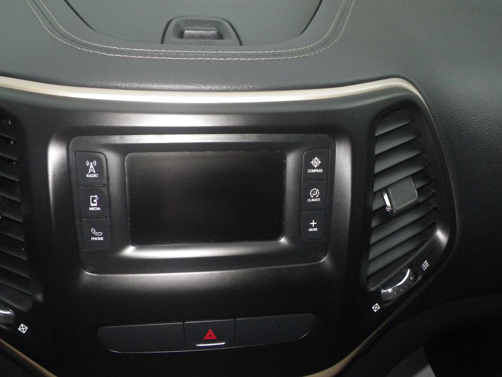 2016 Jeep Cherokee Image 14