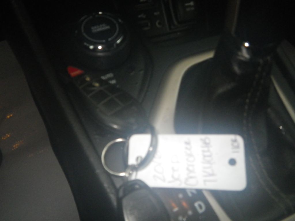 2016 Jeep Cherokee Image 17