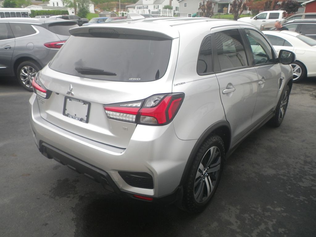 2022 Mitsubishi Outlander Image 6