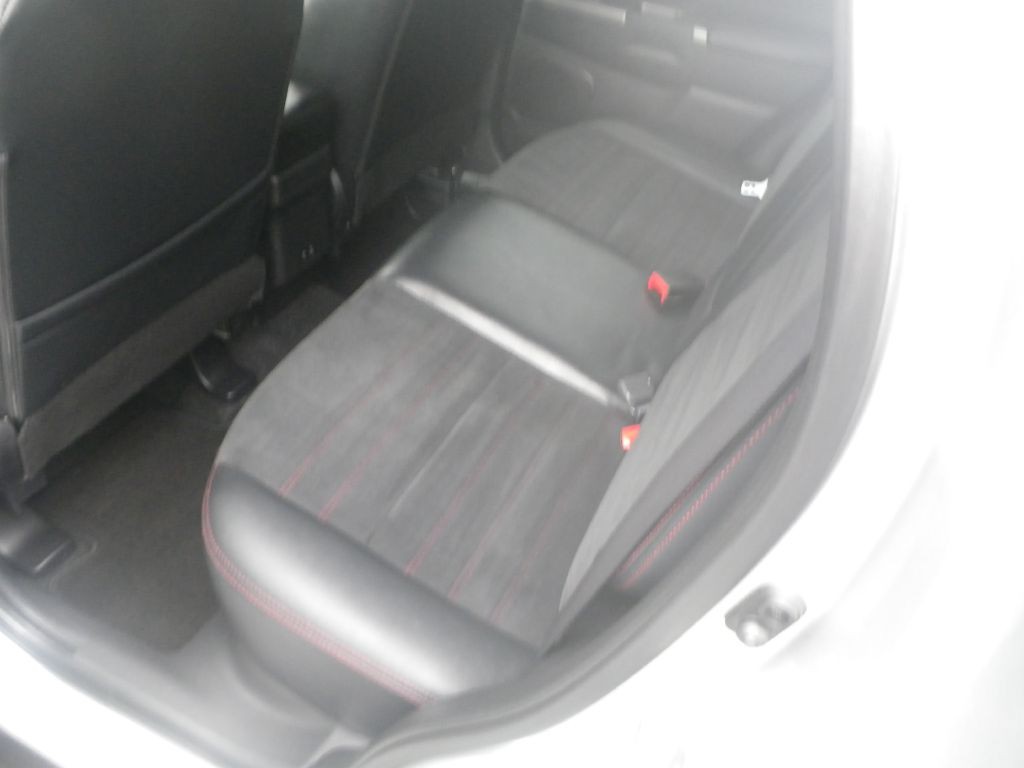 2022 Mitsubishi Outlander Image 9