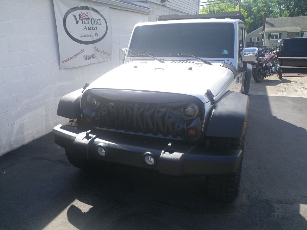 2010 Jeep Wrangler Unlimited Image 3