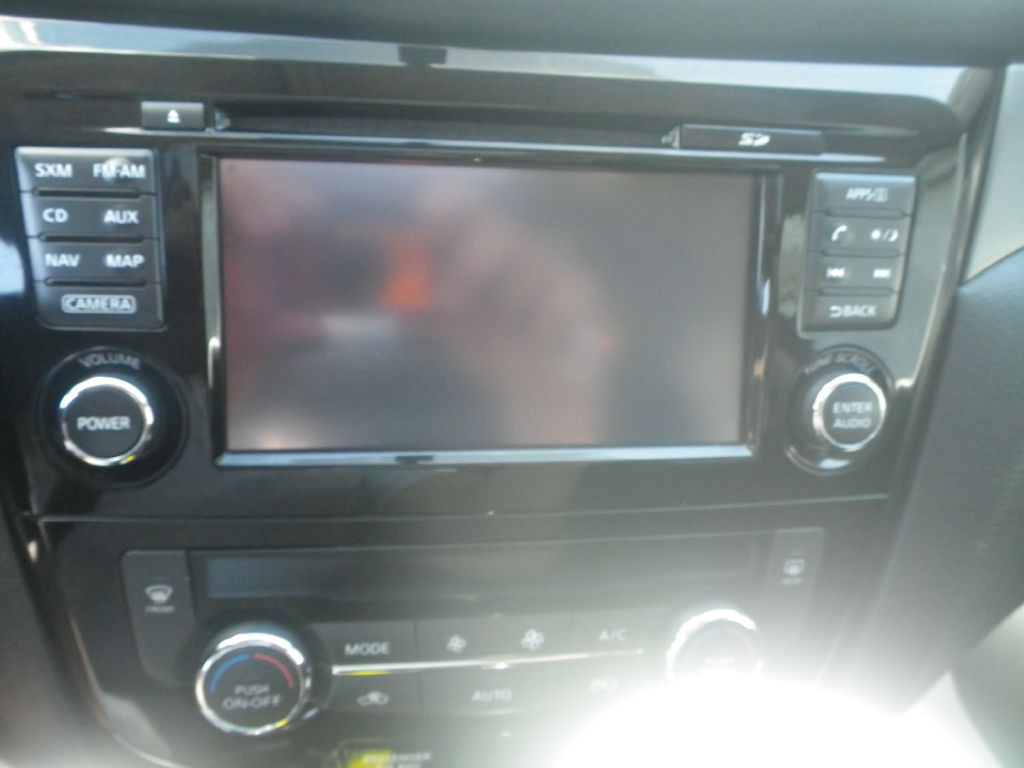 2015 Nissan Rogue Image 17