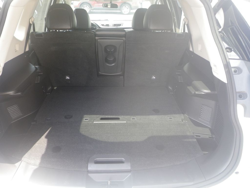 2016 Nissan Rogue Image 8