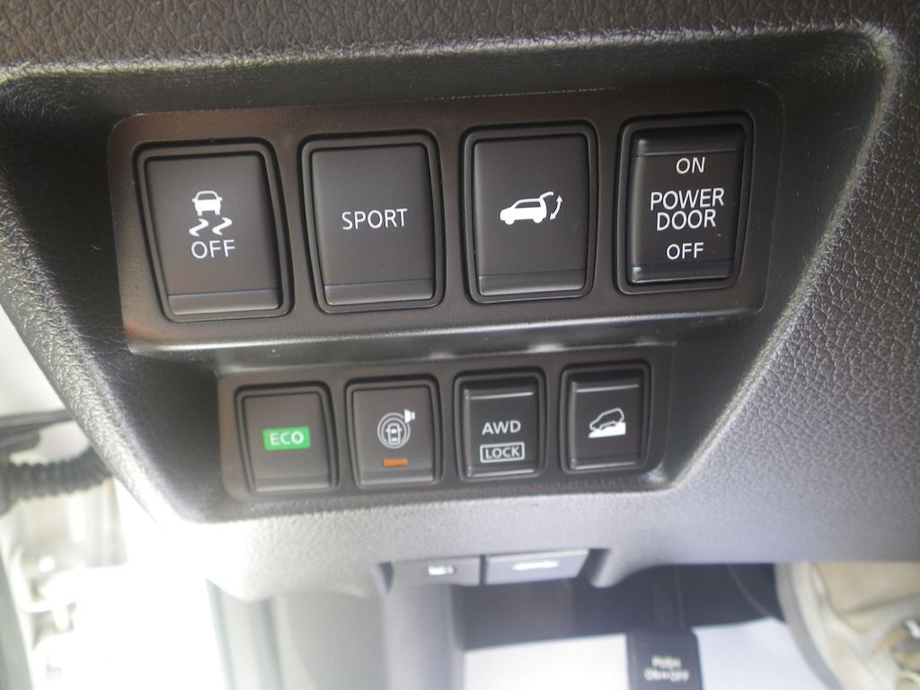 2016 Nissan Rogue Image 14