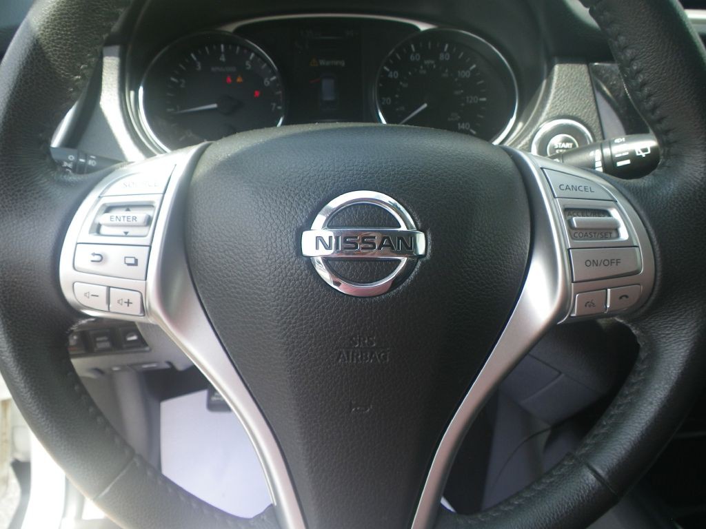 2016 Nissan Rogue Image 15