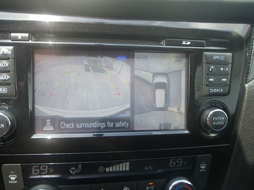 2016 Nissan Rogue Image 18