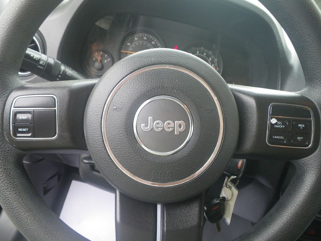 2016 Jeep Compass Image 13