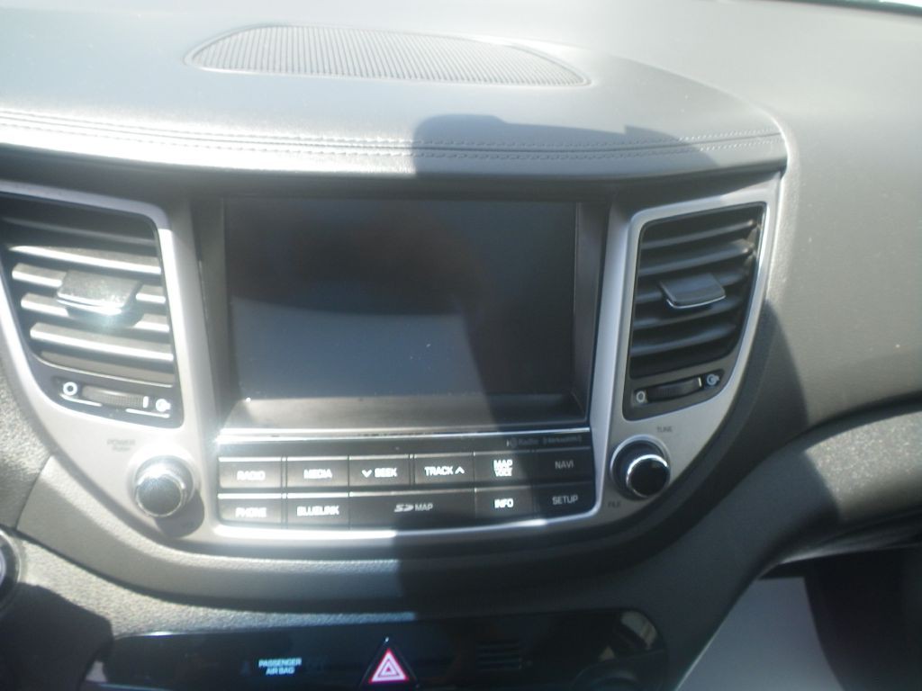 2016 Hyundai Tucson Image 16