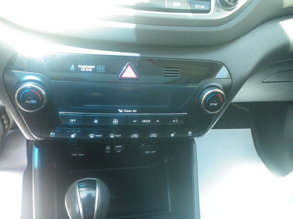 2016 Hyundai Tucson Image 17