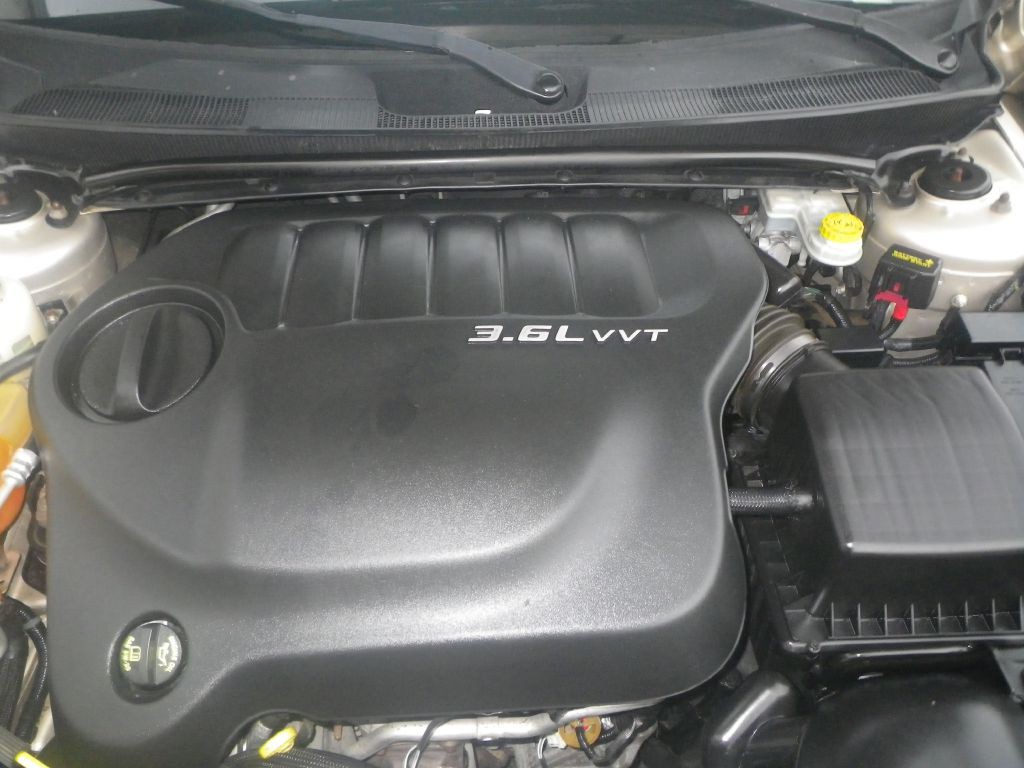 2013 Chrysler 200 Image 15