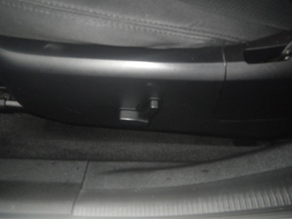 2013 Chrysler 200 Image 17