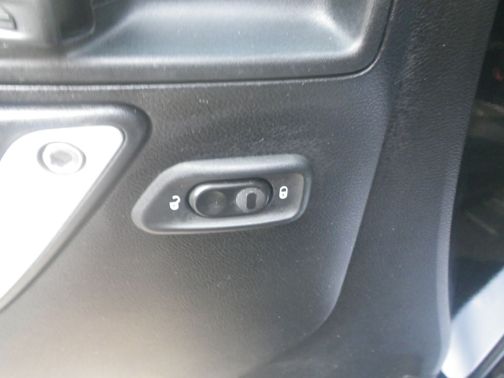 2016 Jeep Wrangler Image 10