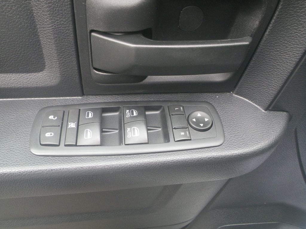 2016 RAM 1500 Image 12