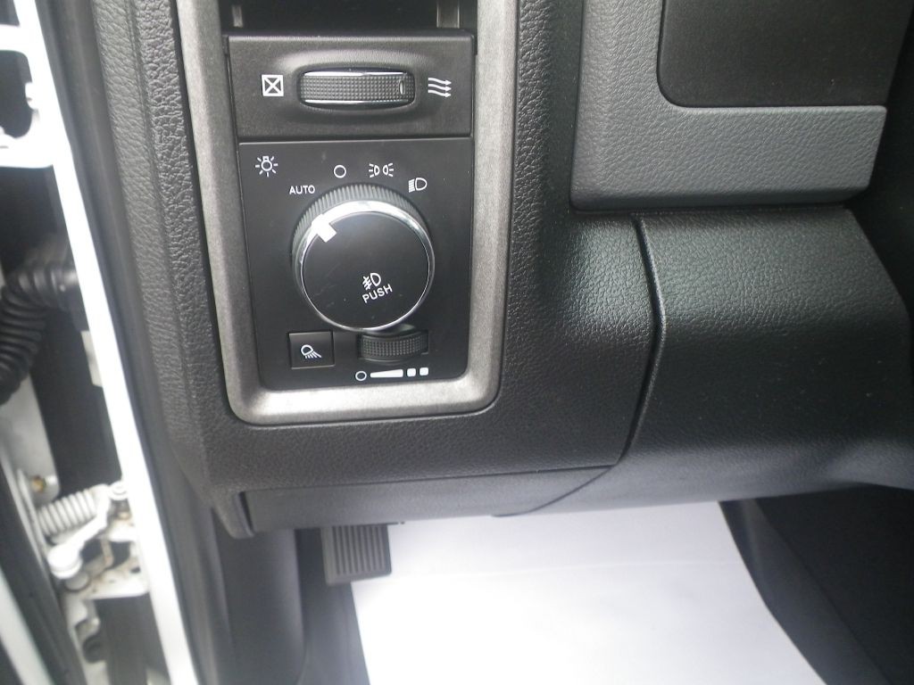 2016 RAM 1500 Image 13