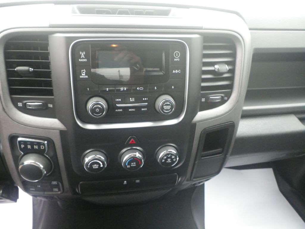 2016 RAM 1500 Image 15