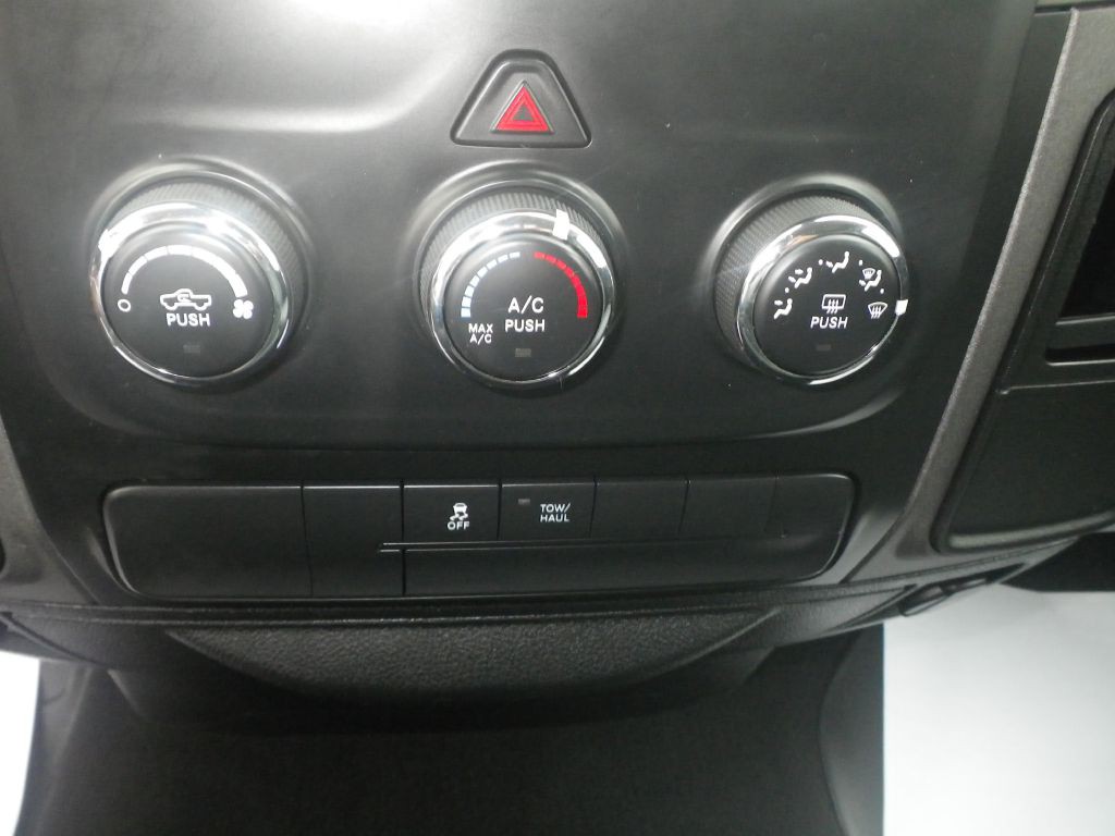 2016 RAM 1500 Image 16