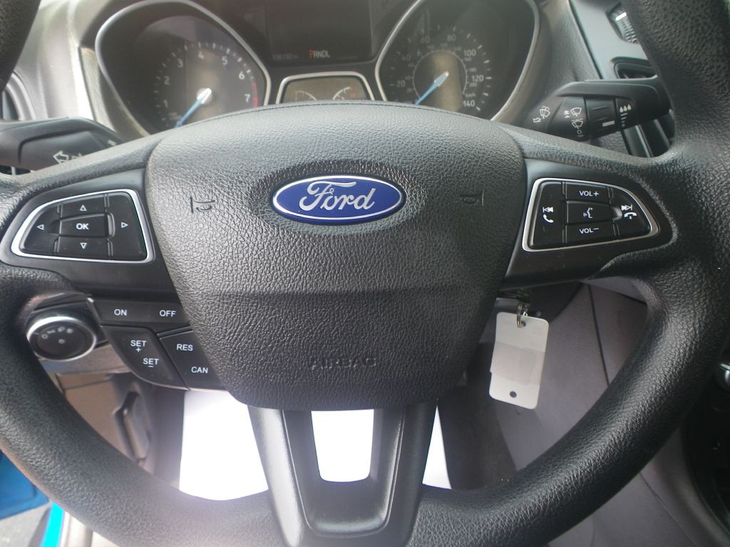 2016 Ford Focus Image 12