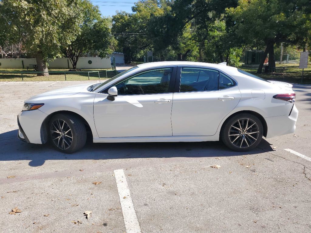 2021 Toyota Camry Image 2