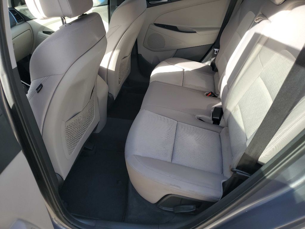 2016 Hyundai Tucson Image 16