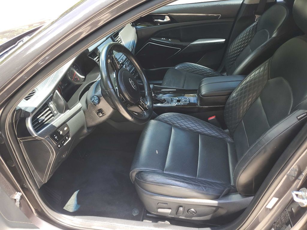 2017 Kia Cadenza Image 14